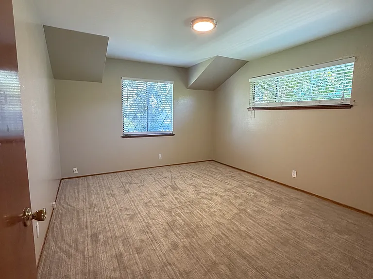 1101 Los Molinos Way — Photo 14