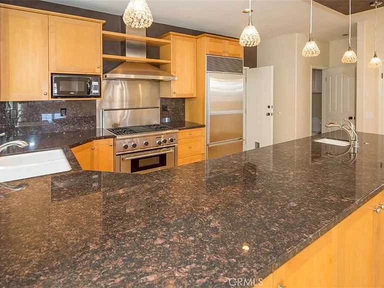 515 W Balboa Blvd — Photo 11