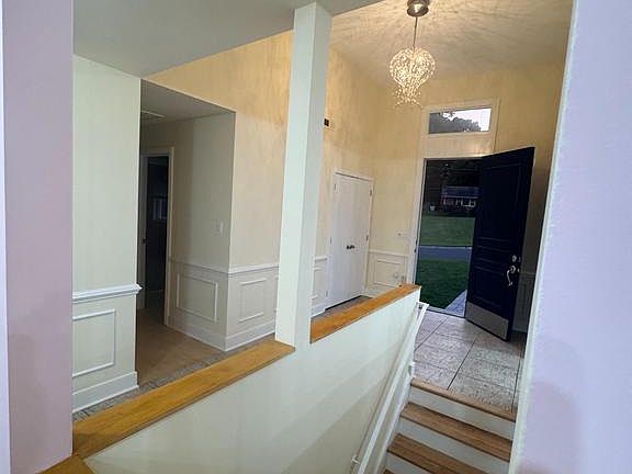 5th image of 7913 Charleston Ct