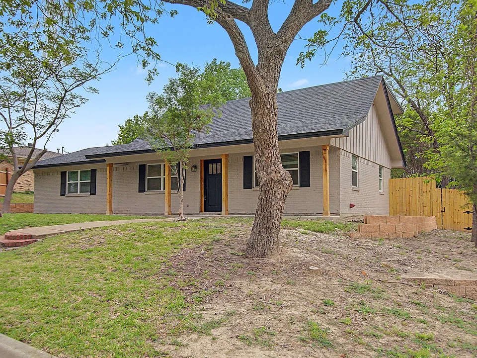502 Rogers Way