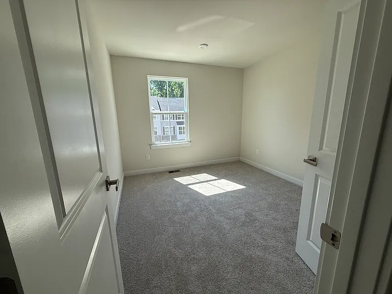 4319 Reusch Cir — Photo 16