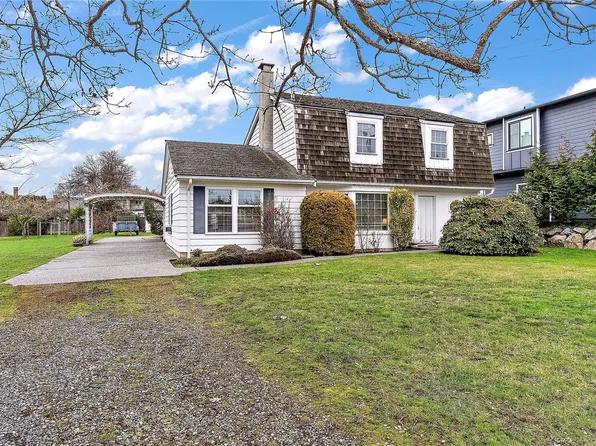 1806 Feltham Rd, Saanich, BC V8N 2A6