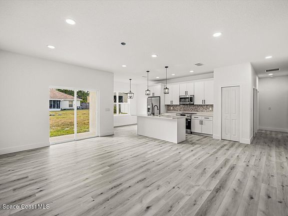 2nd image of 2798 Gainesville Rd SE