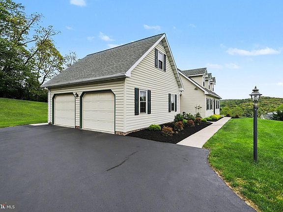 5th image of 215 Villa Vista Ave