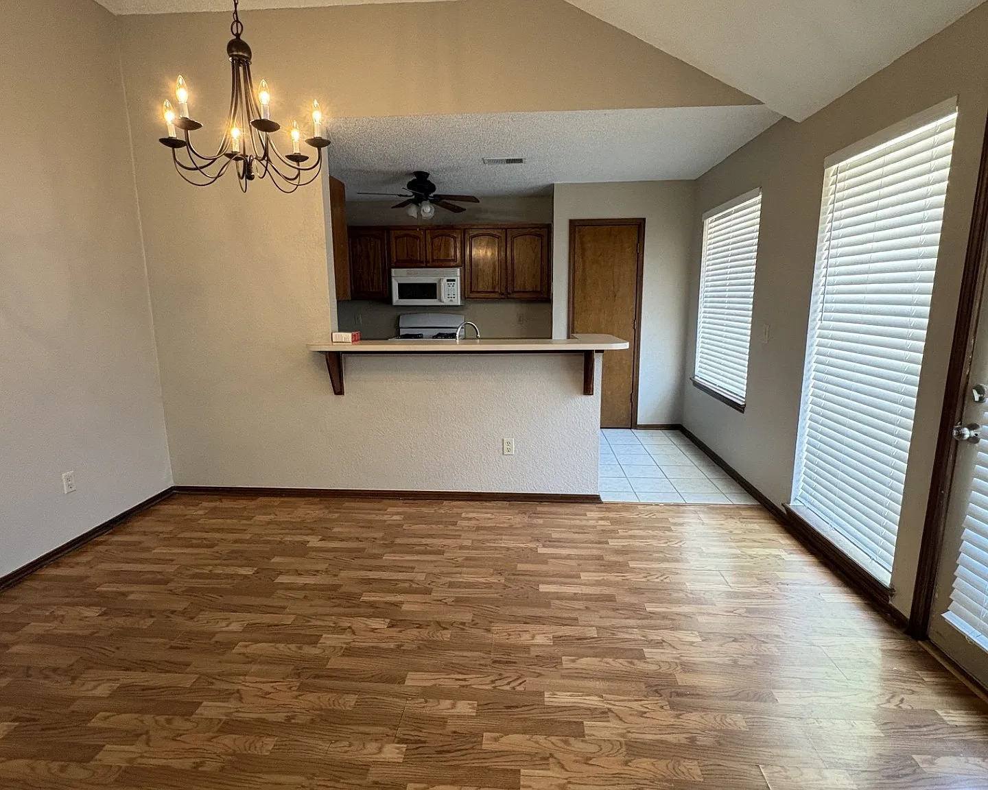 3 bed, 1306 sqft, $1,395 — Photo 4