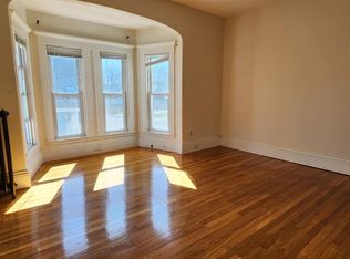 206 Middle St APT 2, Weymouth, MA 02189