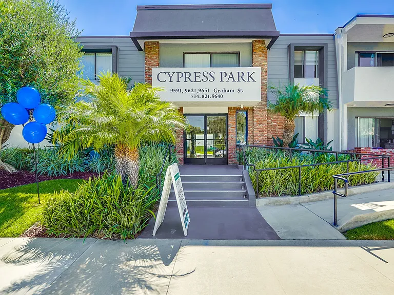 Cypress Park Apartments — Photo 12