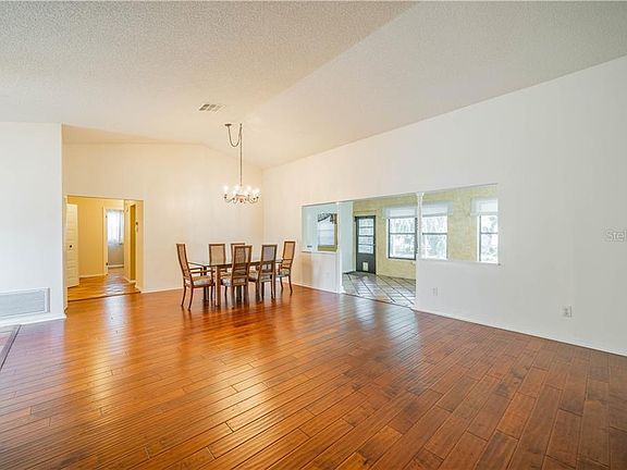 4th image of 236 N Brockfield Dr