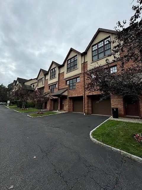 2 bed, 2.0 bath, $4,095 — Photo 1