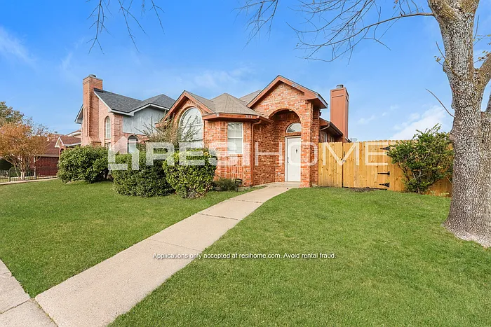 Building Photo - 2433 Baretta Dr