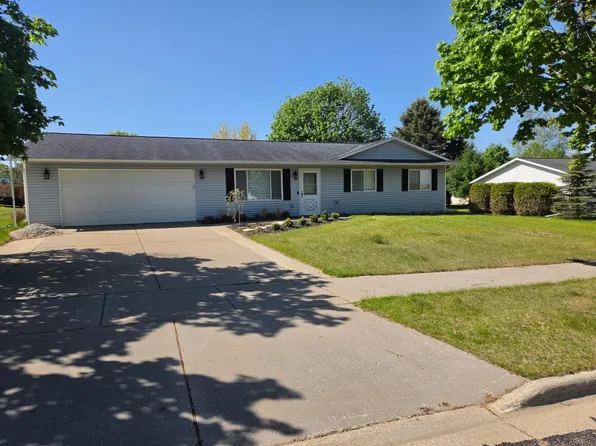906 Jacob Cir, Reedsburg, WI 53959