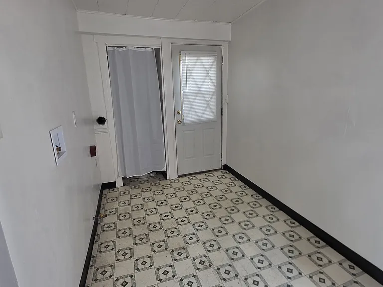 227 W 9th Ave — Photo 8