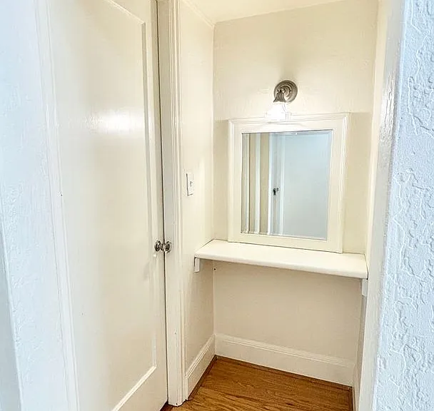 T0108 - Laurelview Apartments — Photo 17