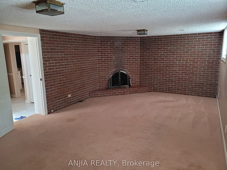1299 Shamir Cres #BASEMENT — Photo 4