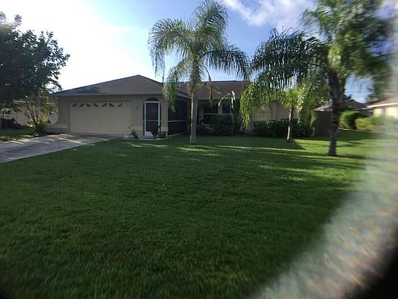 4th image of 304 SE 19th Ln