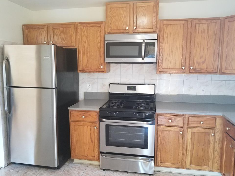 1st image of 655 Revere Ave #2