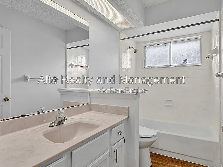 8426 Country Bend Cir W — Photo 29