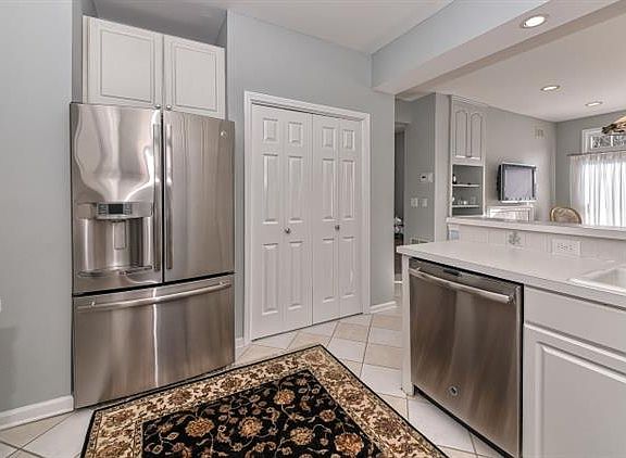 5th image of 60 Kent Dr
