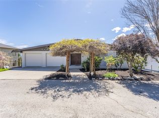 775 Wapato Way, Manson, WA 98831