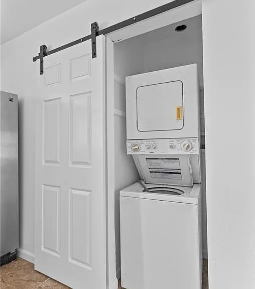 112 E Peter St #3 — Photo 11
