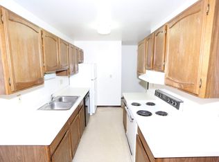 2523 7th Ave S APT 16, Grand Forks, ND 58201
