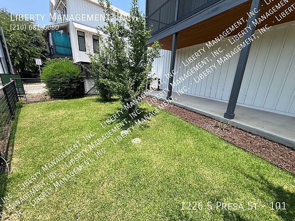 4th image of 1226 S Presa St #101