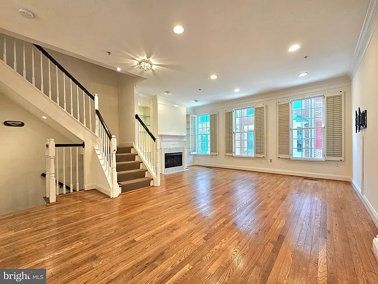 315 Hearthstone Mews — Photo 6