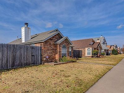 3rd image of 2129 Parkview Dr