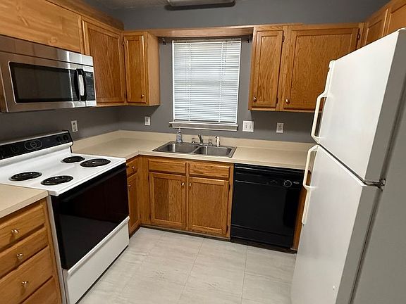 3rd image of 1817 Smyrna Ln