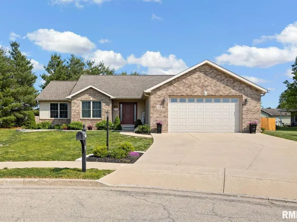 1602 Sandstone Ct, Chillicothe, IL 61523