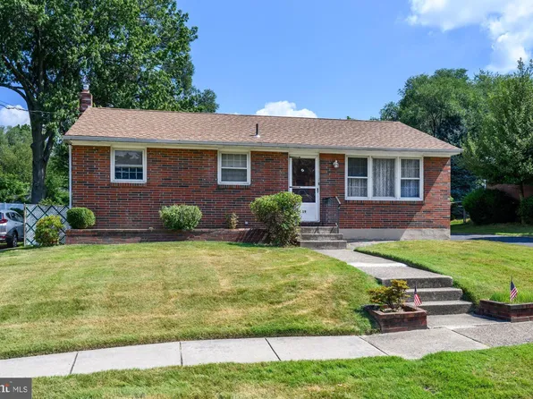 19 Maloney Ct, Bellmawr, NJ 08031