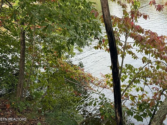 3rd image of 1758 N Wilkerson Rd