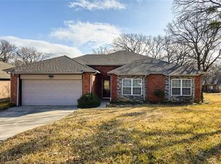 3807 Bayshore Dr, Arlington, TX 76016