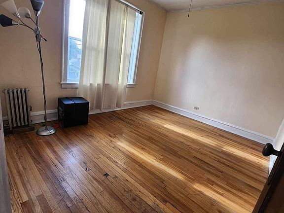 3rd image of 3009 N Francisco Ave APT 2