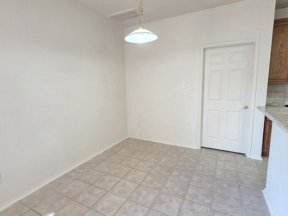 4th image of 1608 Broadmoor Dr