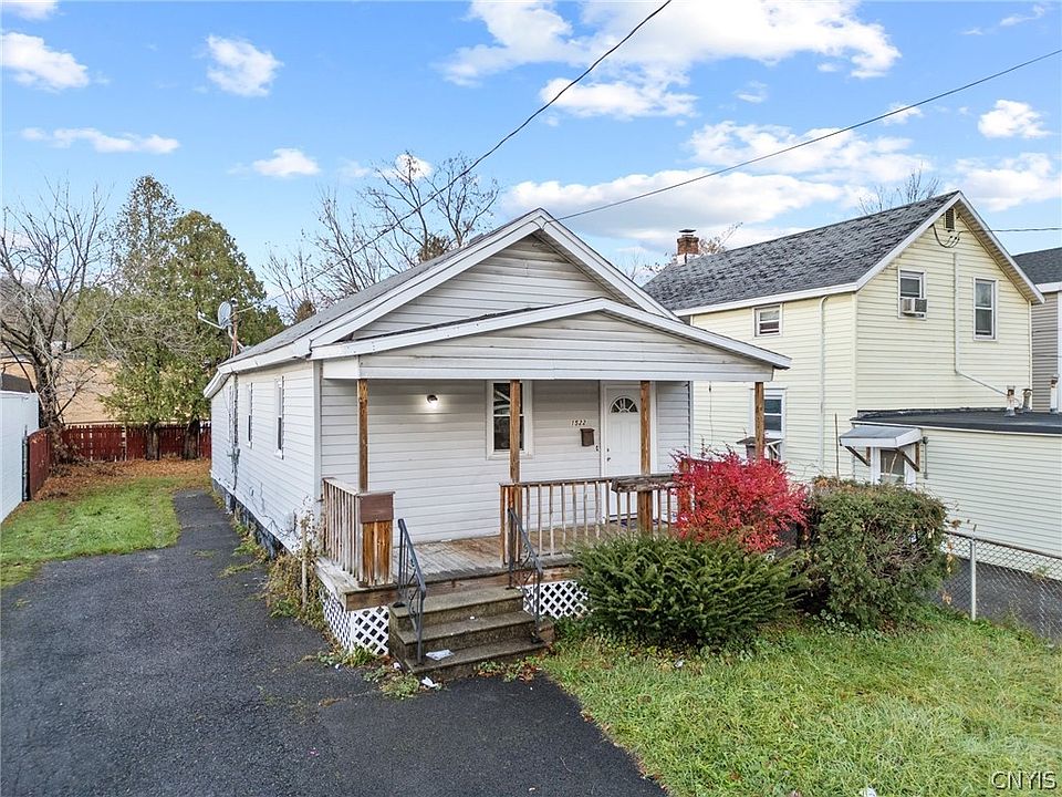 1st image of 1522 Valley Dr