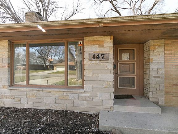 3rd image of 147 Crestwood Dr