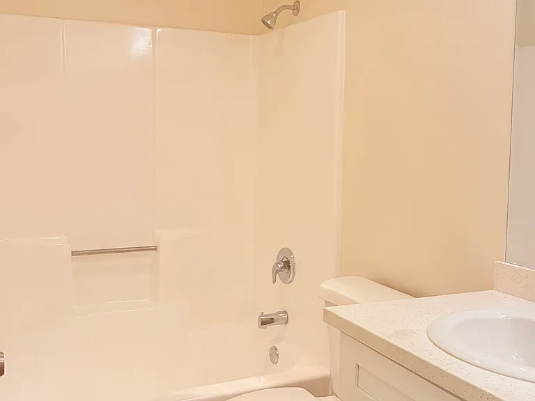 1160 Ruberta Ave — Photo 3