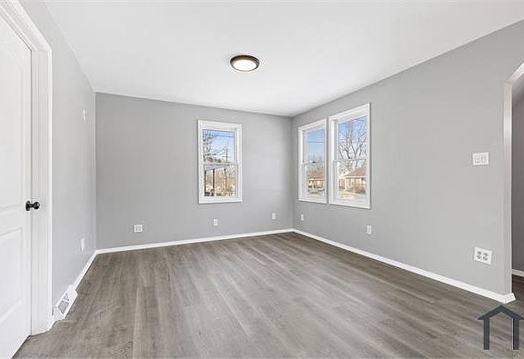 3rd image of 313 Garver Ave