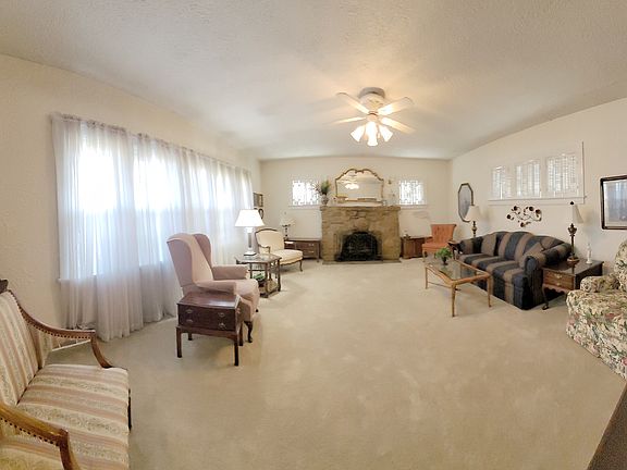 4th image of 214 N Lincolnway St