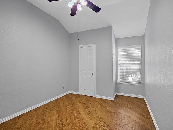 4th image of 1046 Port Isabel Dr