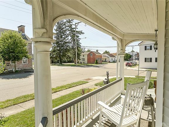 4th image of 421 W Xenia Dr