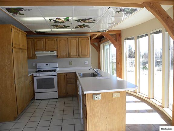 5th image of 6 Siegel Ct