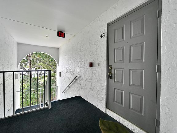 3rd image of 2516 SE Anchorage Cove #H-3