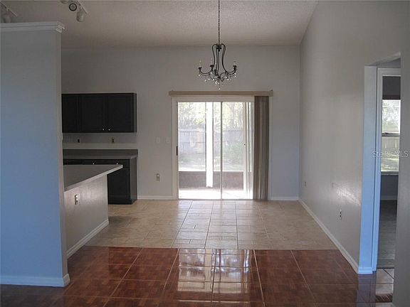 5th image of 427 Jay Ct