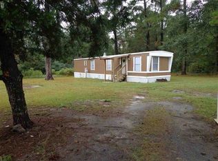 206 Futrell Loop Rd, Richlands, NC 28574