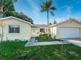 12320 Cumberland Dr, Largo, FL 33773