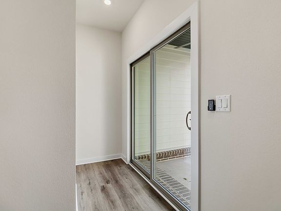 5th image of 3406 SE K St #2