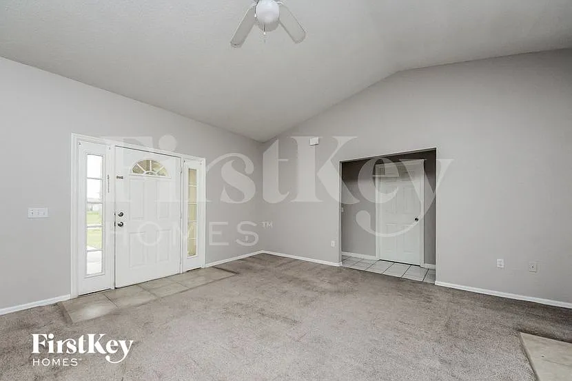 3 bed, 2.0 bath, 1463 sqft, $1,925 — Photo 3