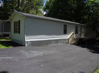 112 Spruce St, Greentown, PA 18426